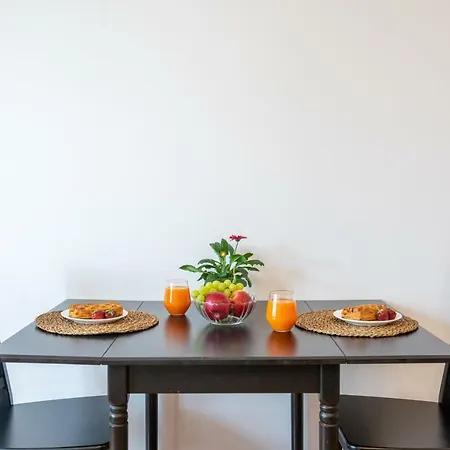 Apartment Atmosphere Studio At Main Square By Apart Service *